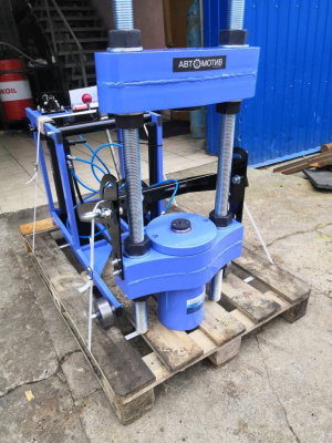Выпрессовщик шкворней (шкворнедав) ВШ95-300М с тележкой Выпрессовщик шкворней (шкворнедав) ВШ95-300М с тележкой