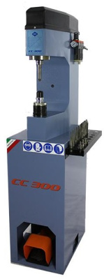 Станок для наклепки тормозных накладок Comec CC300 Станок для наклепки тормозных накладок Comec CC300